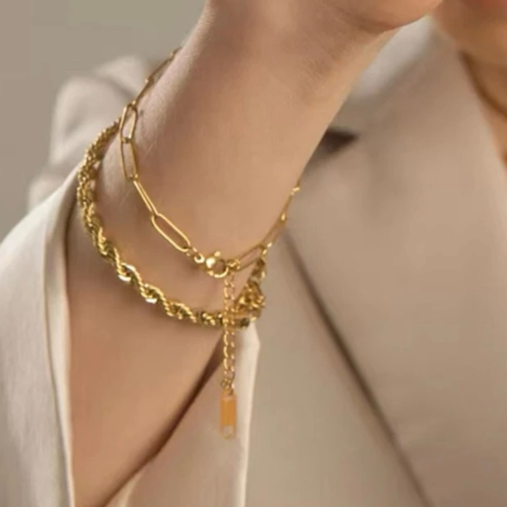 “Evelyn” Paperclip Chain Bracelet - Picture 1 of 3